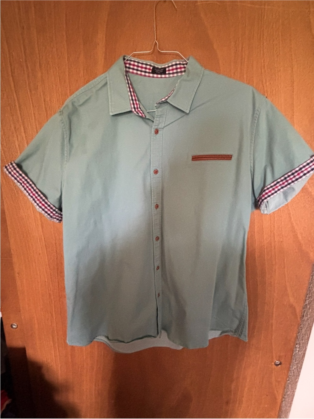 Men's Short Sleeve Casual Button-Up Shirt in Sage Green